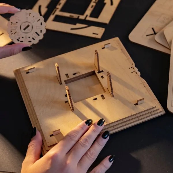 Puzzle mecanic 3D din lemn Pyramid EscapeWelt