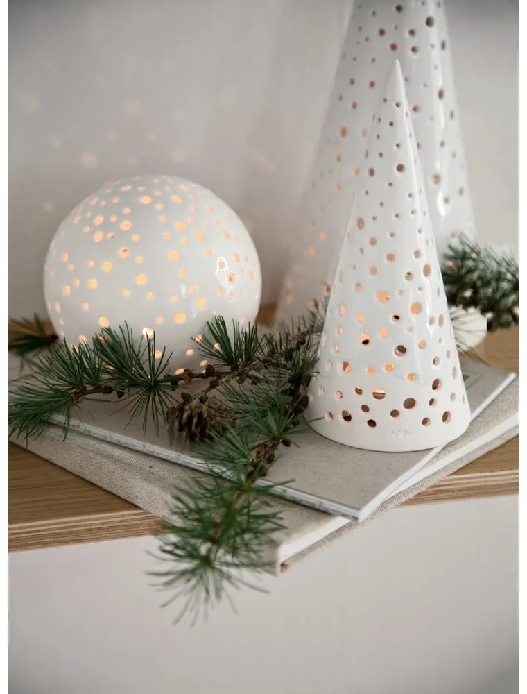 Sfeșnic de Crăciun din bone china Kähler Design Nobili, înălțime 19 cm, alb