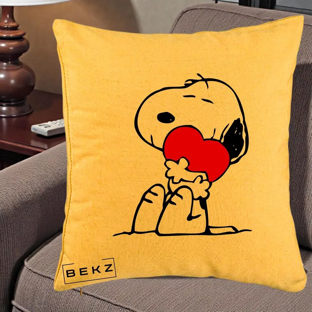Perna Personalizata Snoopy cu Inima, 40x40 cm, Galben, Husa Detasabila, Perna Inclusa, BEKZ®