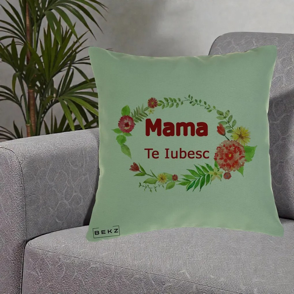 Cadou pentru Mama - Perna Personalizata Mama Te Iubesc Flori Rosii, 40x40 cm, Verde, Husa Detasabila, Perna Inclusa, BEKZ®