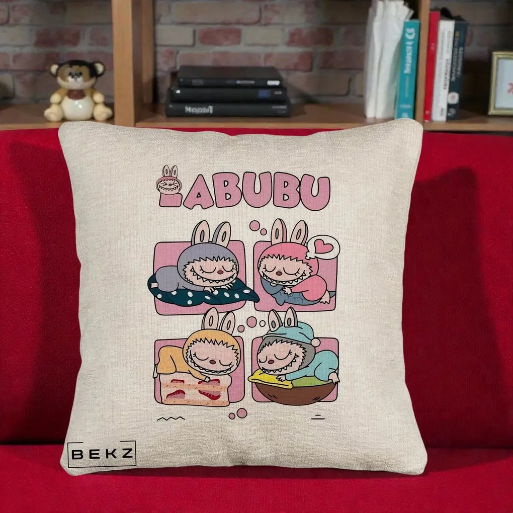 Perna Personalizata Labubu Sleeping Quad Grid, 40x40 cm, Bej Canapea, Husa Detasabila, Perna Inclusa, BEKZ®