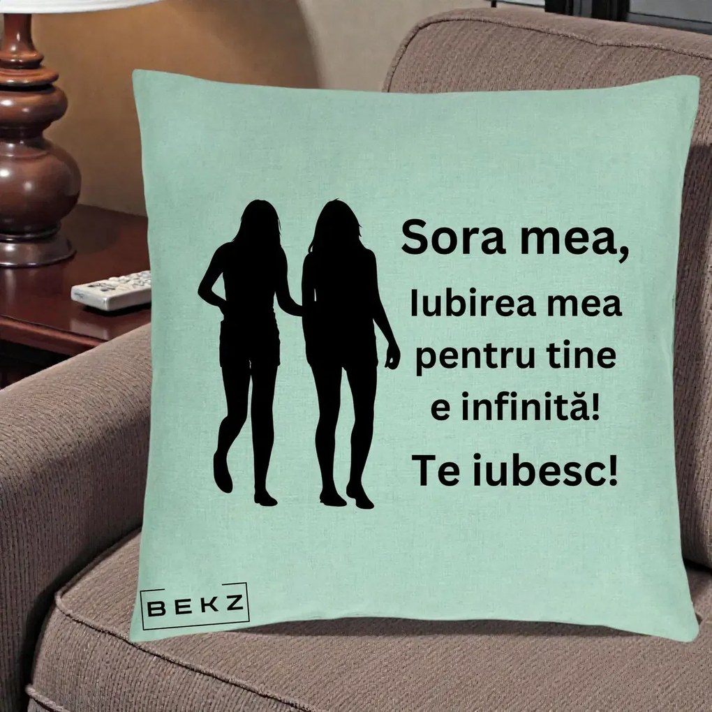 Cadou pentru Sora - Perna Personalizata Sora Mea Te Iubesc Siluete Negre Tinand Maini, 40x40 cm, Verde Menta, Husa Detasabila, Perna Inclusa, BEKZ®