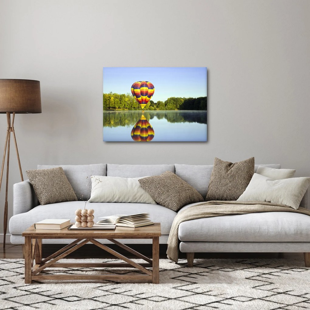 Tablou cu balon cu aer cald pe un lac (70x50 cm)