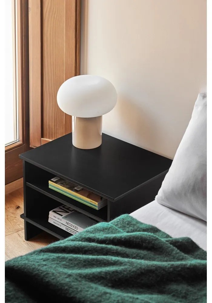 Noptieră neagră cu rafturi Inari – Teulat