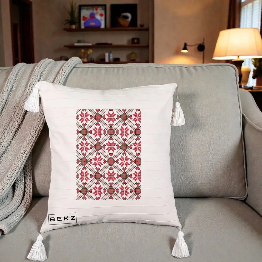 Perna Personalizata Motiv Traditional Ie Romaneasca Rosu, 40x40 cm, Bej cu Franjuri, Husa Detasabila, Perna Inclusa, BEKZ®