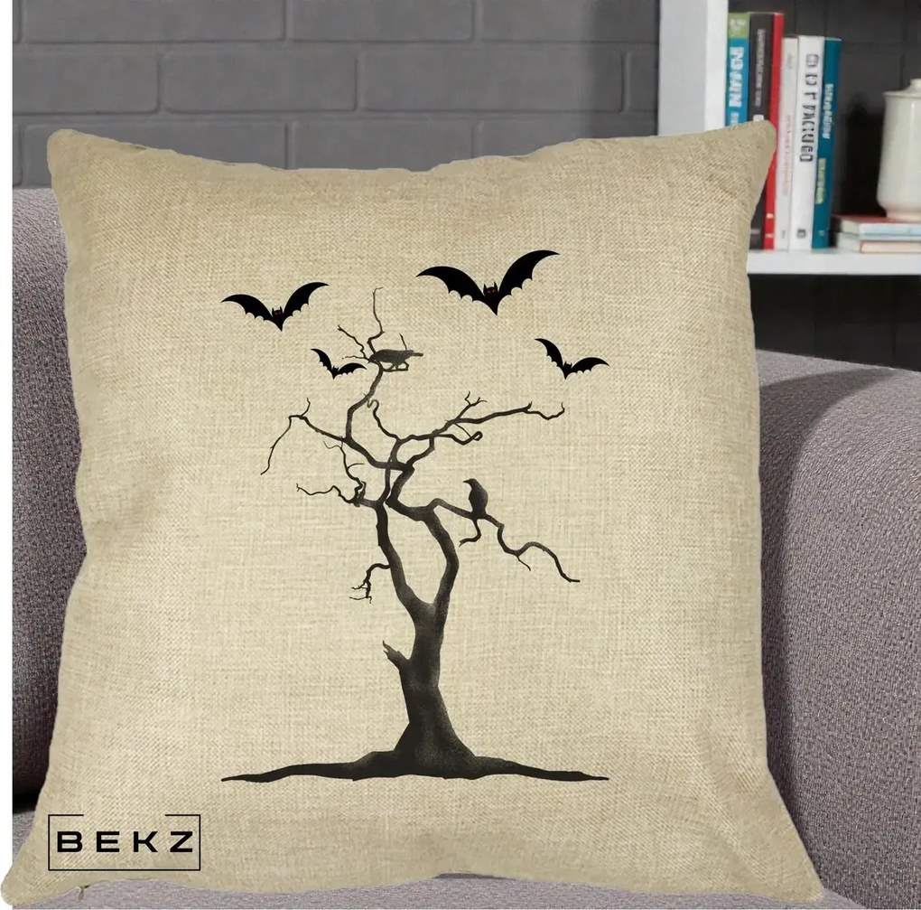 Perna Decorativa Halloween Copac cu Lilieci Alb-Negru, 40x40 cm, Crem, Husa Detasabila, Perna Inclusa, BEKZ®