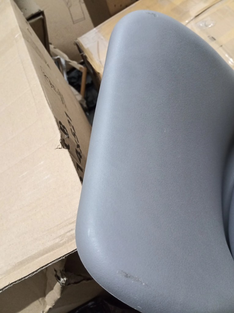 OFERTA Scaun BALI MARK gri inchis cu picioare din fag calitatea II.