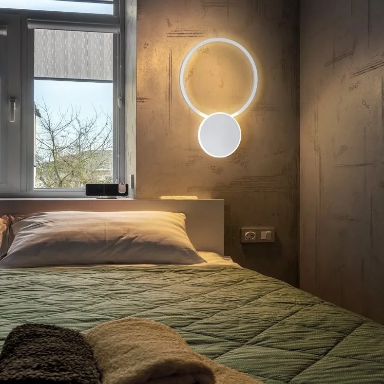 Aplica de perete lumina ambientala LED Omnio alb