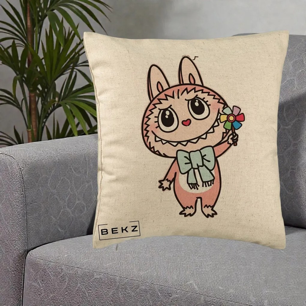 Perna Personalizata Labubu Roz cu Morisca, 40x40 cm, Bej, Husa Detasabila, Perna Inclusa, BEKZ®
