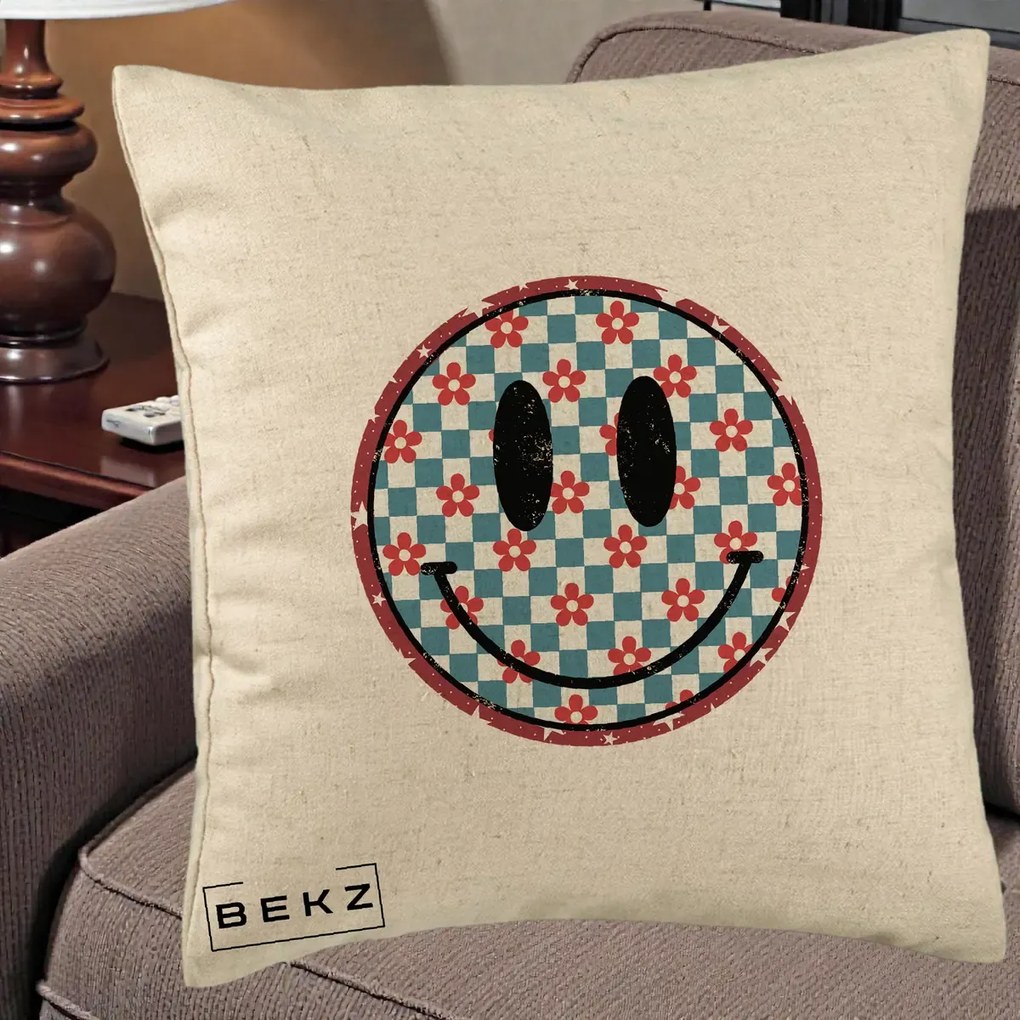 Perna Decorativa Smiley Face Checkered cu Floricele, 40x40 cm, Bej, Husa Detasabila, Perna Inclusa, BEKZ®