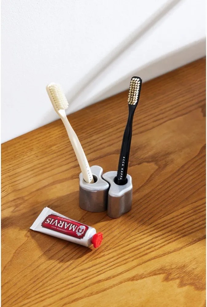 Suport pentru periuța de dinți argintiu din metal Mis – noo.ma