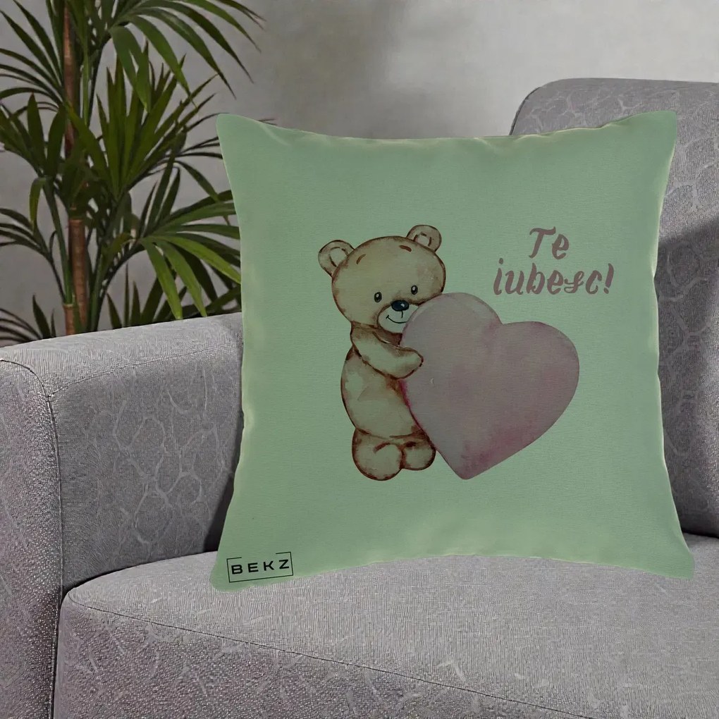 Cadou Romantic - Perna Personalizata Te Iubesc Ursulet cu Inima Roz Acuarela, 40x40 cm, Verde, Husa Detasabila, Perna Inclusa, BEKZ®