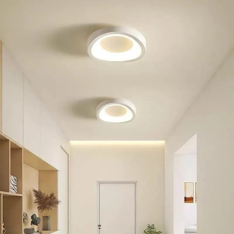 Aplica LED Ovală – Eleganță Minimalistă și Lumină Versatilă