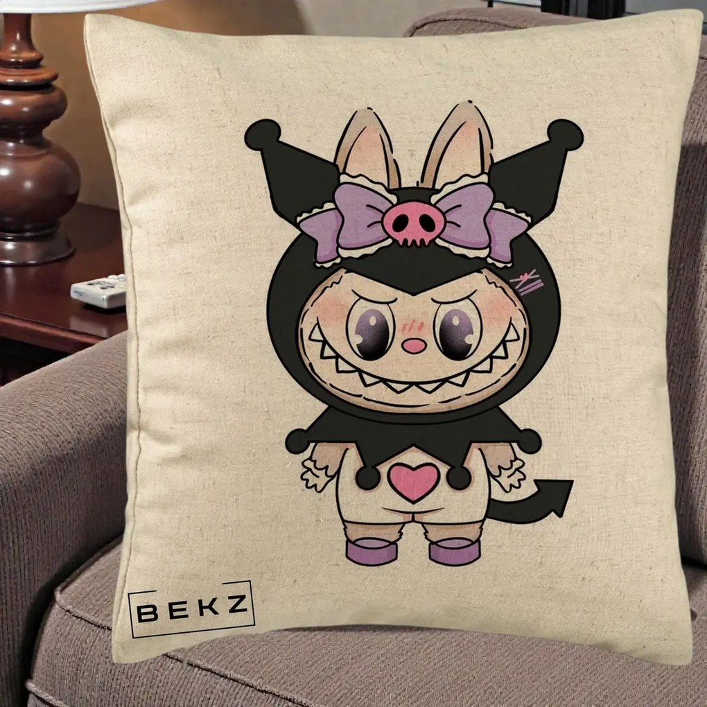 Perna Personalizata Labubu x Kuromi, 40x40 cm, Bej, Husa Detasabila, Perna Inclusa, BEKZ®