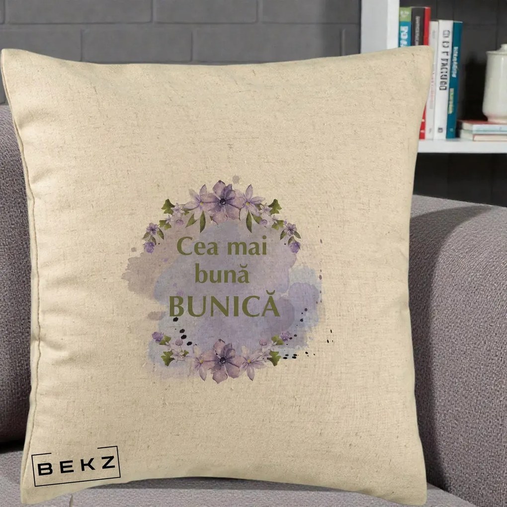 Cadou pentru Bunica - Perna Personalizata Cea Mai Buna Bunica Flori Mov Acuarela Auriu, 40x40 cm, Bej, Husa Detasabila, Perna Inclusa, BEKZ®