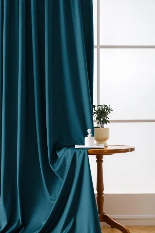 Draperie opaca turcoaz VELVET 135x250 cm Agățat: Rejansa