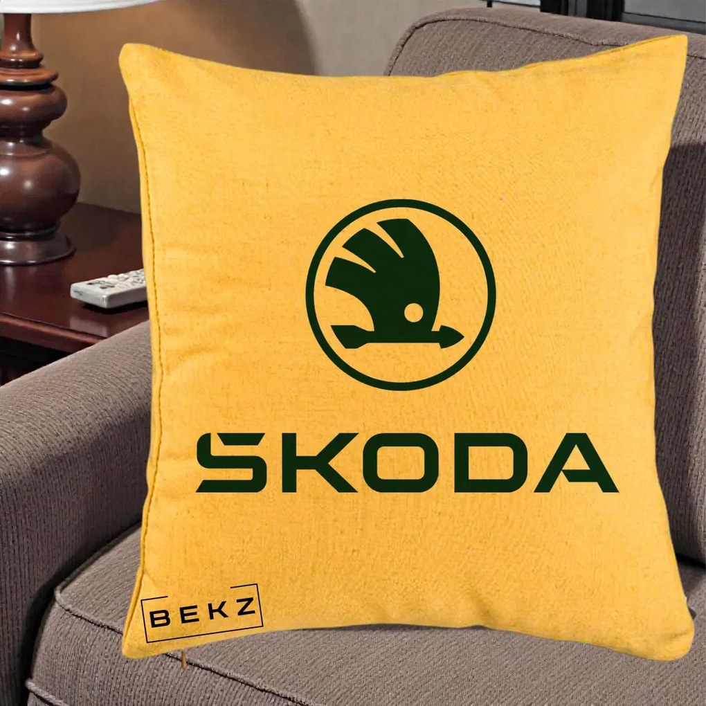 Perna Personalizata cu emblema Skoda, 40x40 cm, Galben, Husa Detasabila, Perna Inclusa, BEKZ®
