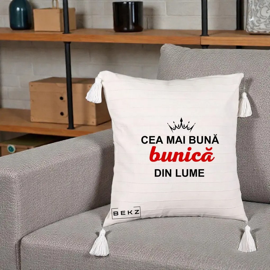 Cadou pentru Bunica - Perna Personalizata Cea Mai Buna Bunica Din Lume Coroana Neagra, 40x40 cm, Bej cu Franjuri, Husa Detasabila, Perna Inclusa, BEKZ®