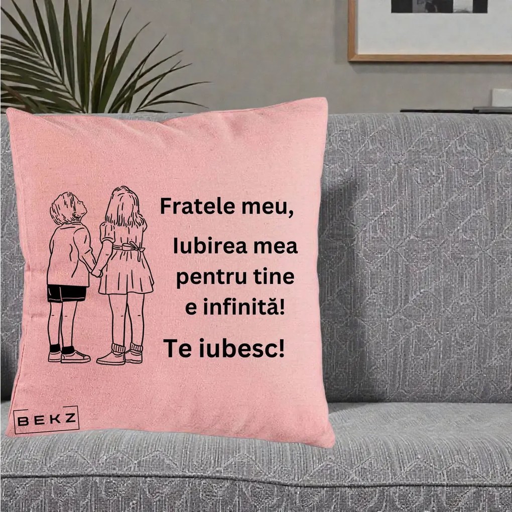 Cadou pentru Frate - Perna Personalizata Fratele Meu Te Iubesc Copii Tinand Maini Line Art, 40x40 cm, Roz, Husa Detasabila, Perna Inclusa, BEKZ®