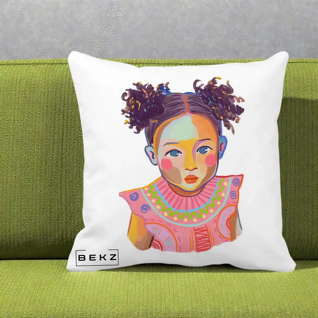 Perna Decorativa Fetita Vesela Portret Colorat, 40x40 cm, Alba Mata, Husa Detasabila, Perna Inclusa, BEKZ®