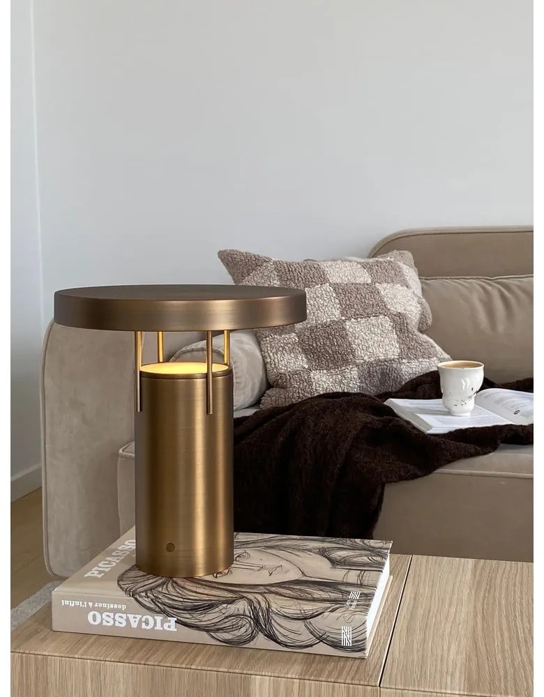 Veioză în culoarea bronz LED cu intensitate reglabilă cu abajur din metal (înălțime 28 cm) BringMe – Hübsch