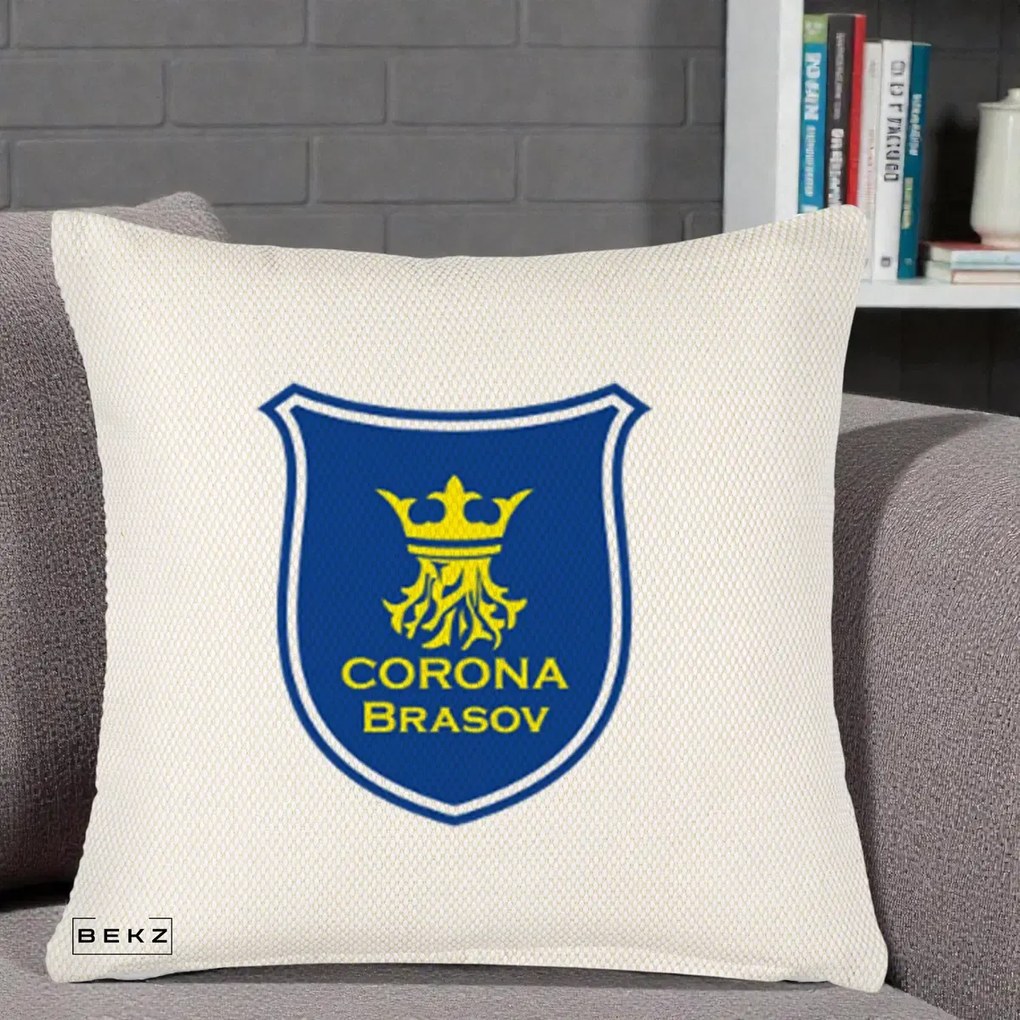 Perna Personalizata Corona Brasov Fotbal, 40x40 cm, Crem Reliefat, Husa Detasabila, Perna Inclusa, BEKZ®