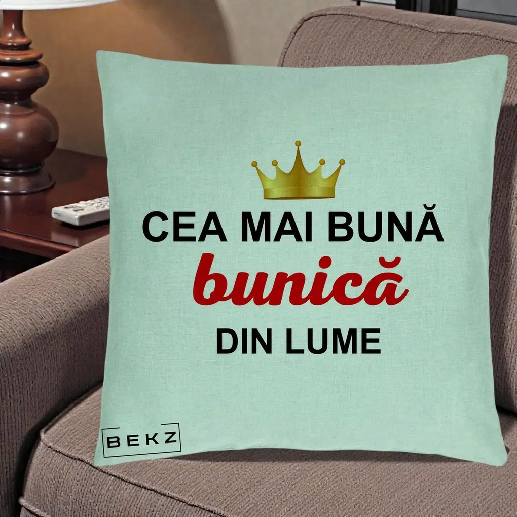 Cadou pentru Bunica - Perna Personalizata Cea Mai Buna Bunica Din Lume Coroana Aurie, 40x40 cm, Verde Menta, Husa Detasabila, Perna Inclusa, BEKZ®
