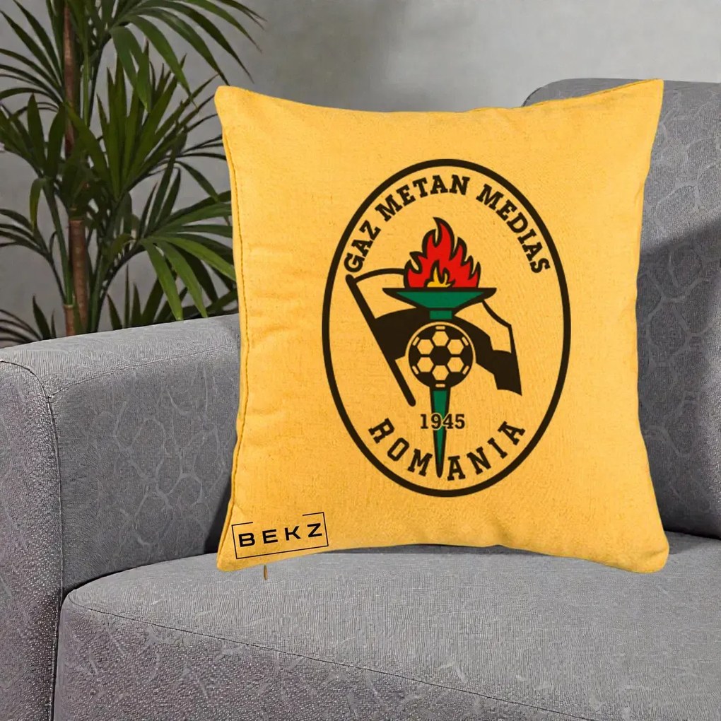 Perna Personalizata Gaz Metan Medias 1945 Fotbal, 40x40 cm, Galben, Husa Detasabila, Perna Inclusa, BEKZ®
