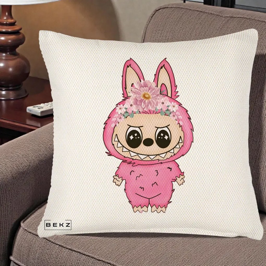 Perna Personalizata Labubu Roz cu Coroana Florala, 40x40 cm, Crem Reliefat, Husa Detasabila, Perna Inclusa, BEKZ®