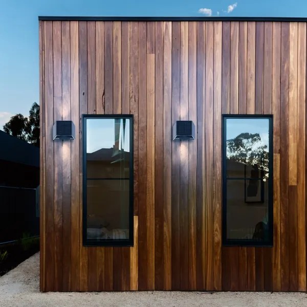 LED lampă solară de perete WINGS LED/2W/1300 mAh 3,7V 6000K IP54 negru