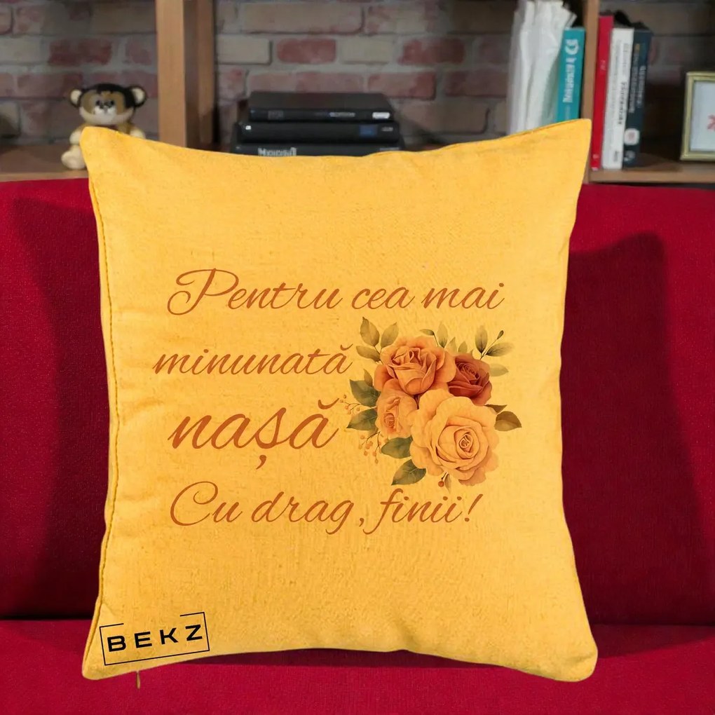 Cadou pentru Nasa - Perna Personalizata Pentru Cea mai Minunata Nasa Cu drag Finii, 40x40 cm, Galben, Husa Detasabila, Perna Inclusa, BEKZ®