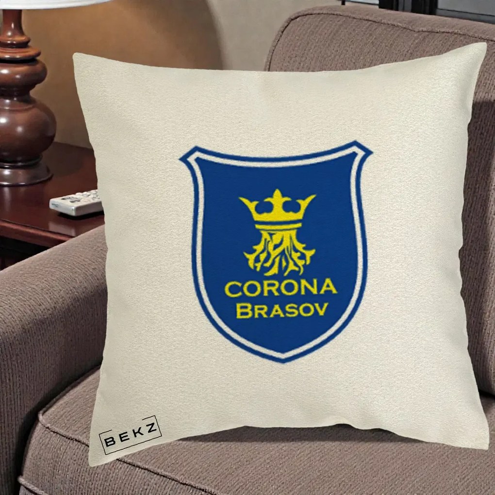 Perna Personalizata Corona Brasov Fotbal, 40x40 cm, Ecru, Husa Detasabila, Perna Inclusa, BEKZ®