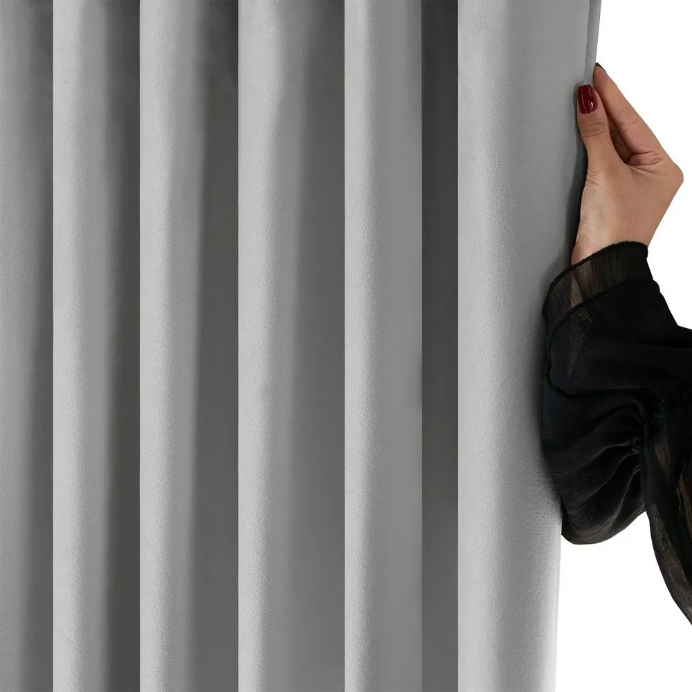 Draperie gri dimout (semi-opacă) din catifea 140x250 cm Velto – Filumi