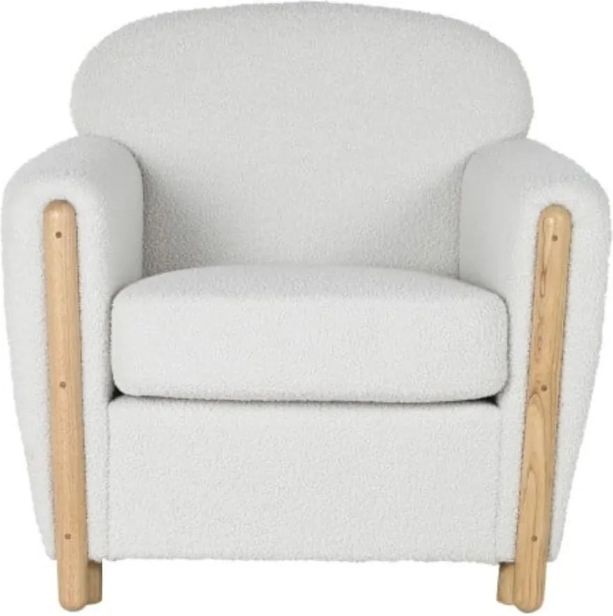 Fotoliu alb pentru living, din stofă bouclé, cu siluetă rotunjită și stâlpi din lemn natur pe brațe, 81×78×82 cm, „Delia”