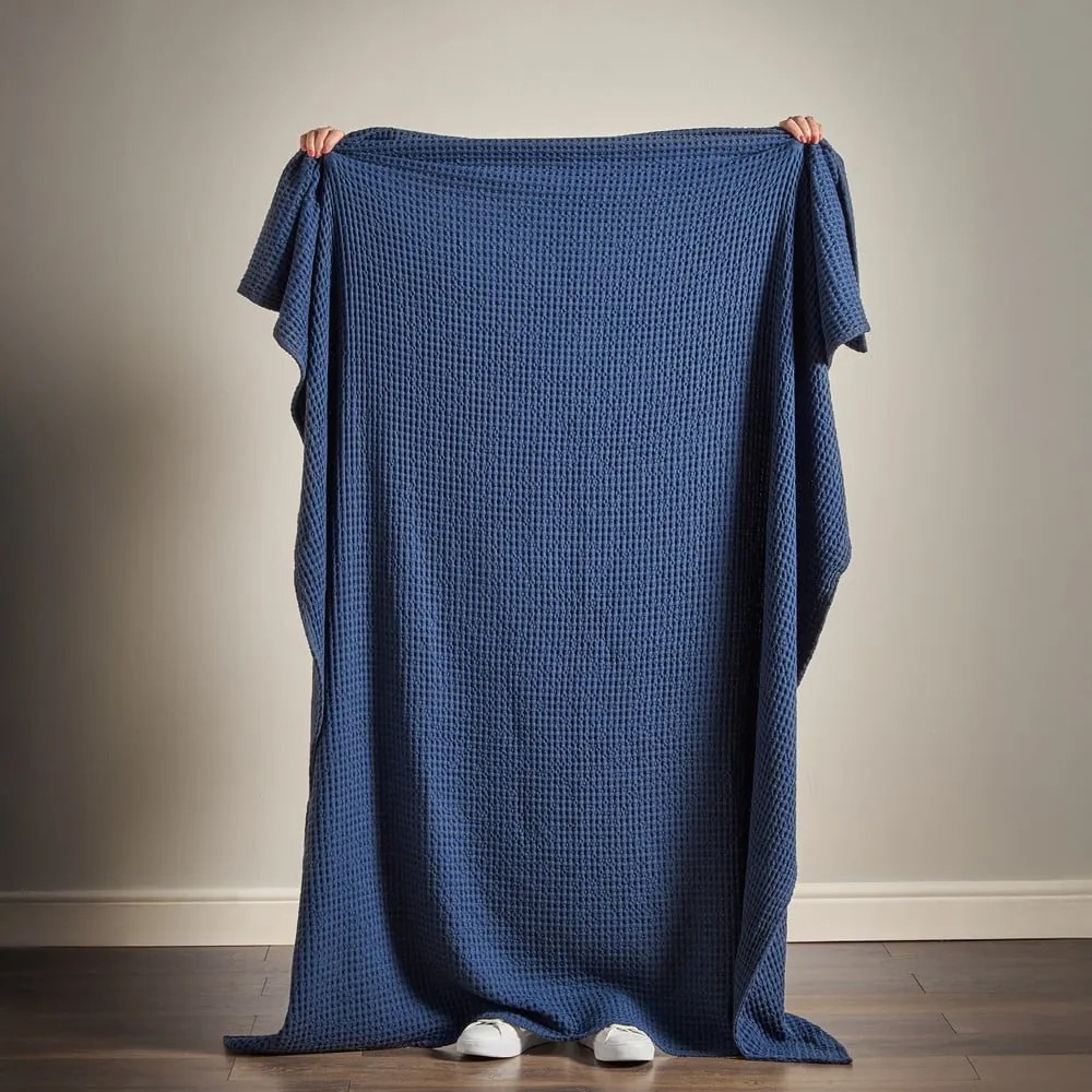 Pătură albastru-închis din bumbac 150x200 cm Jaipur Chunky Waffle – Pineapple Elephant
