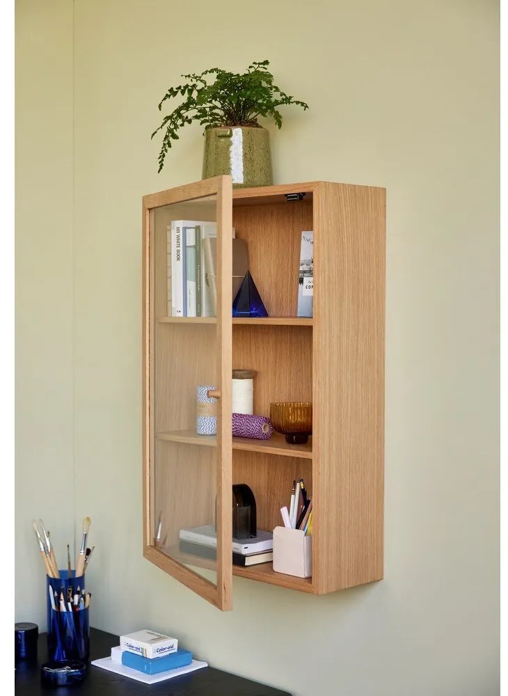 Vitrină în culoare naturală cu aspect de lemn de stejar suspendată 50x80 cm Panorama – Hübsch