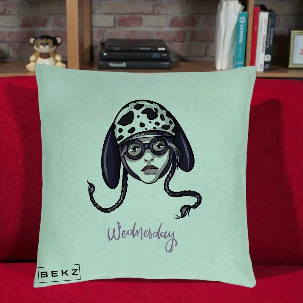 Perna Personalizata Wednesday Addams cu Caine Dalmatian, 40x40 cm, Verde Menta, Husa Detasabila, Perna Inclusa, BEKZ®