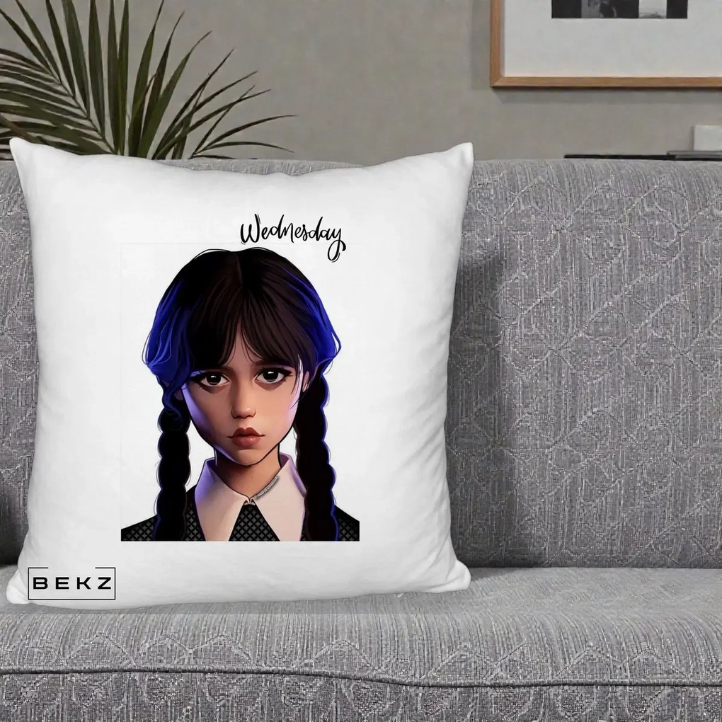 Perna Personalizata Wednesday Addams Portret Realist, 40x40 cm, Alb Pufos, Husa Detasabila, Perna Inclusa, BEKZ®
