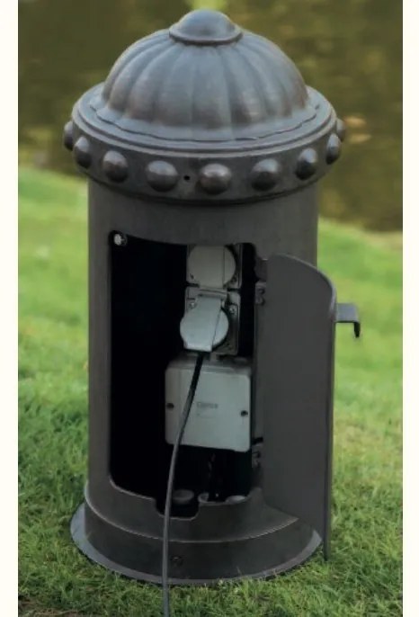 Stalp cu doua prize pentru exterior din fier forjat, inaltime 53cm AL 6858