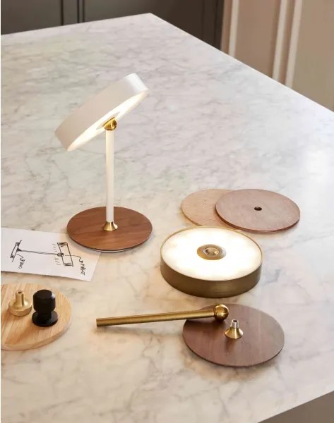 Halo Design 745784-LED — Lampă reîncărcabilă reglabilă ON THE MOVE, LED/2,5W/4000 mAh, alamă/lemn