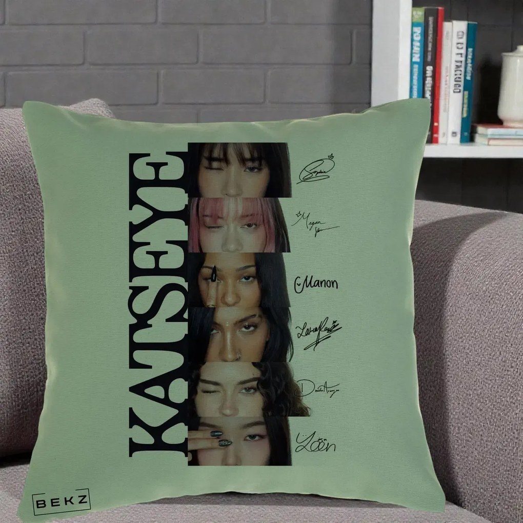 Perna Personalizata K-pop KATSEYE Semnaturi Membre Foto, 40x40 cm, Verde, Husa Detasabila, Perna Inclusa, BEKZ®