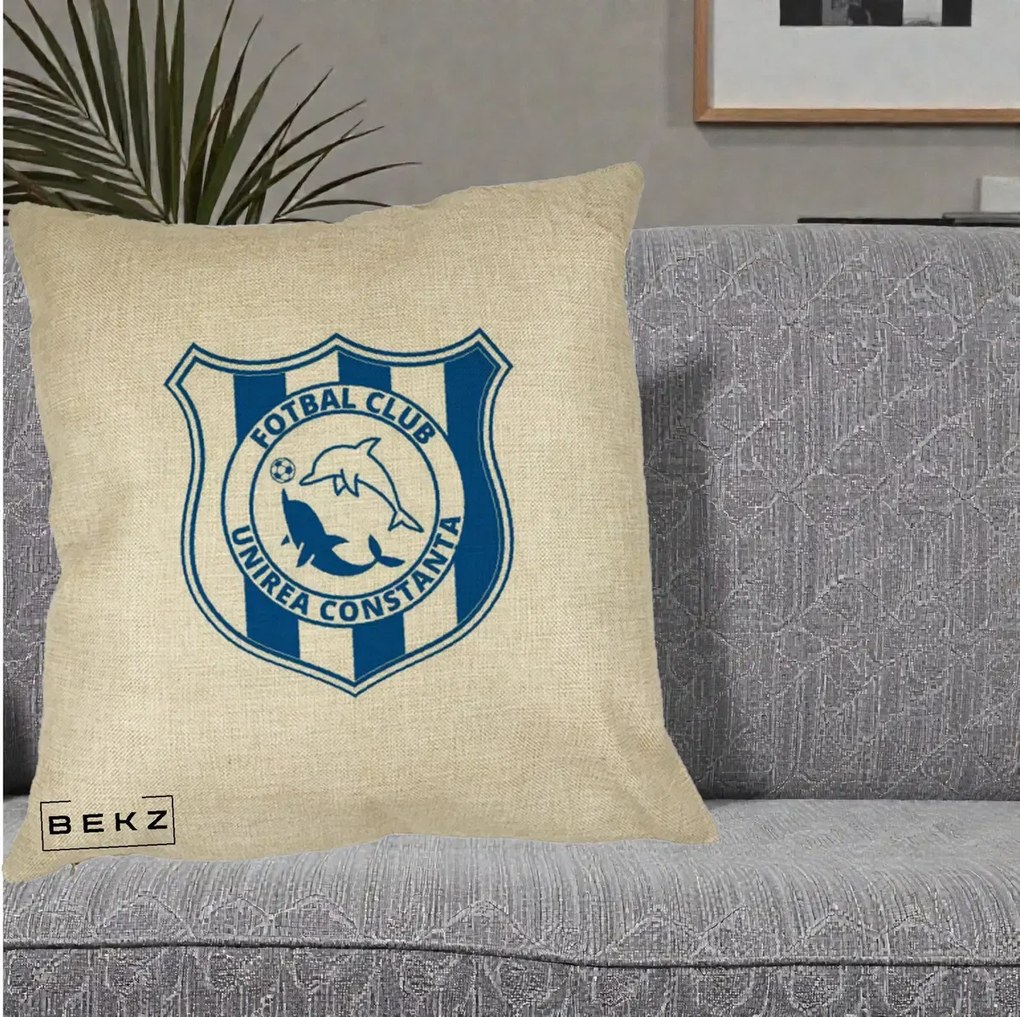 Perna Personalizata FC Unirea Constanta Fotbal, 40x40 cm, Crem, Husa Detasabila, Perna Inclusa, BEKZ®