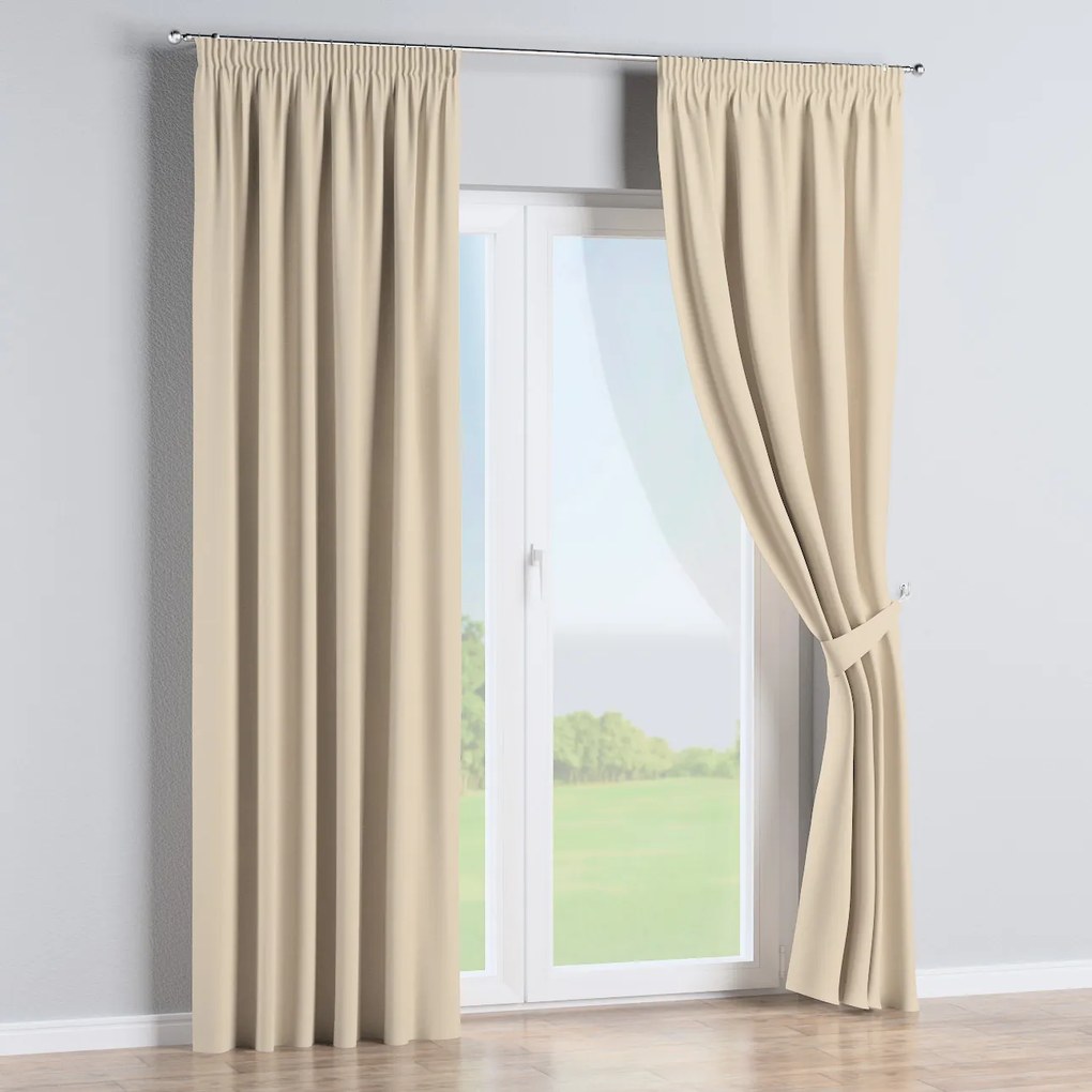 Perdea cu bandă de pliuri