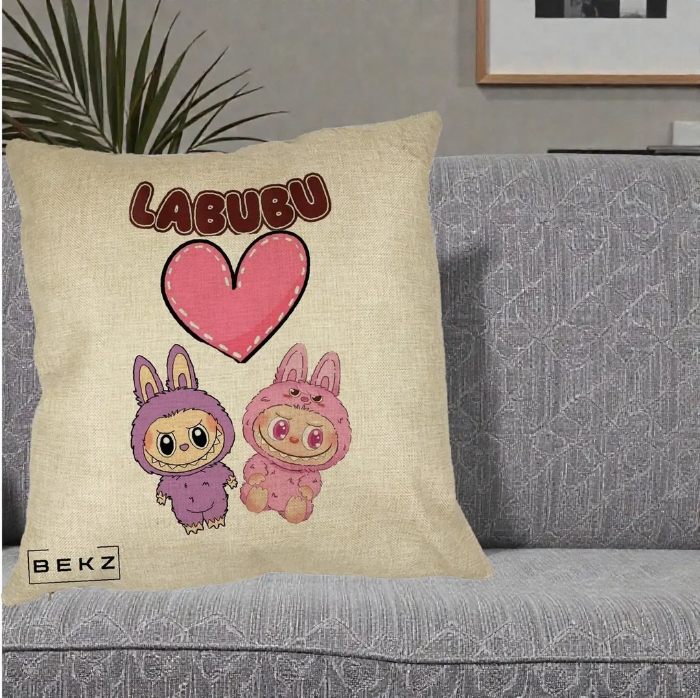 Perna Personalizata Labubu Cuplu Inima, 40x40 cm, Crem, Husa Detasabila, Perna Inclusa, BEKZ®