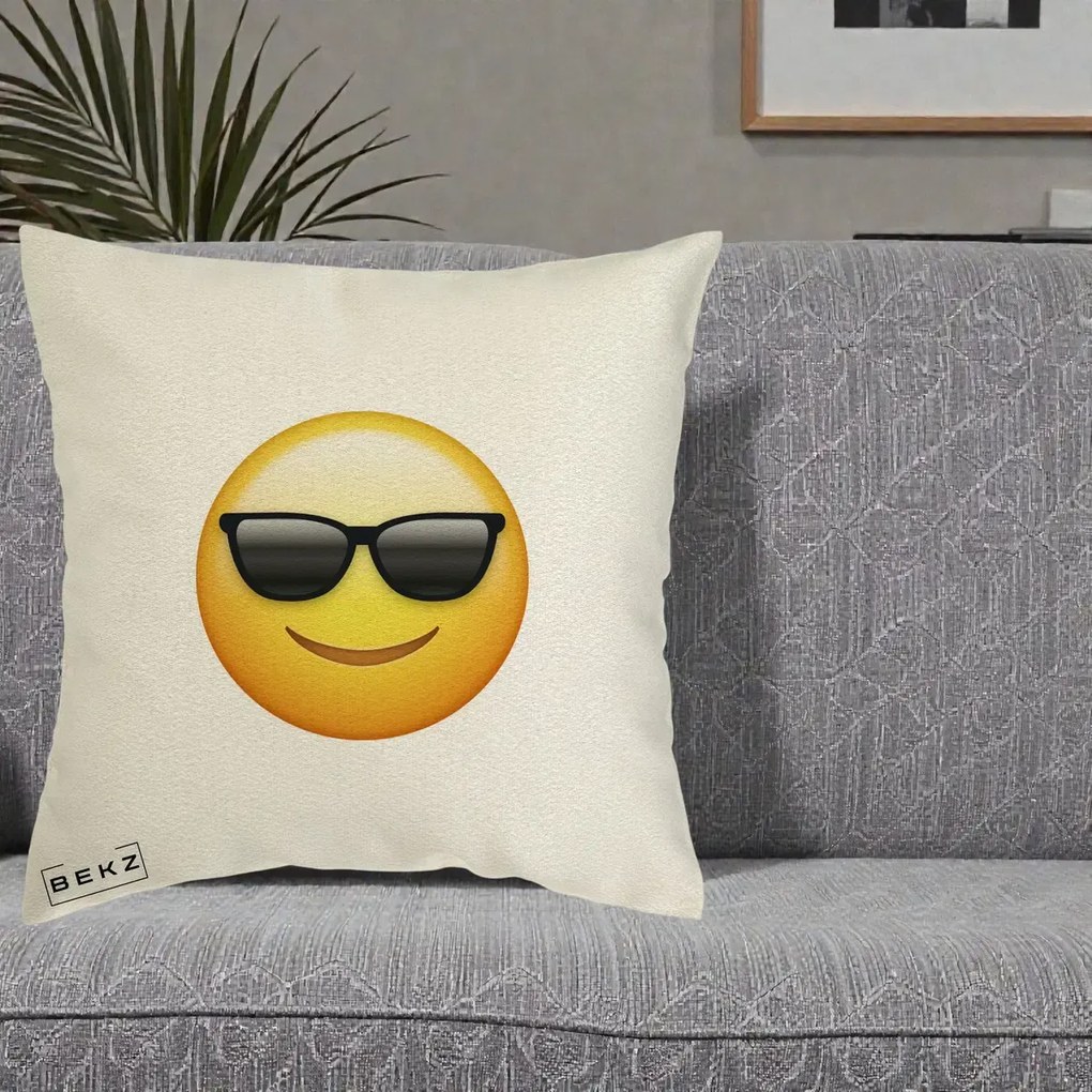 Perna Decorativa Emoji Cool Ochelari, 40x40 cm, Ecru, Husa Detasabila, Perna Inclusa, BEKZ®