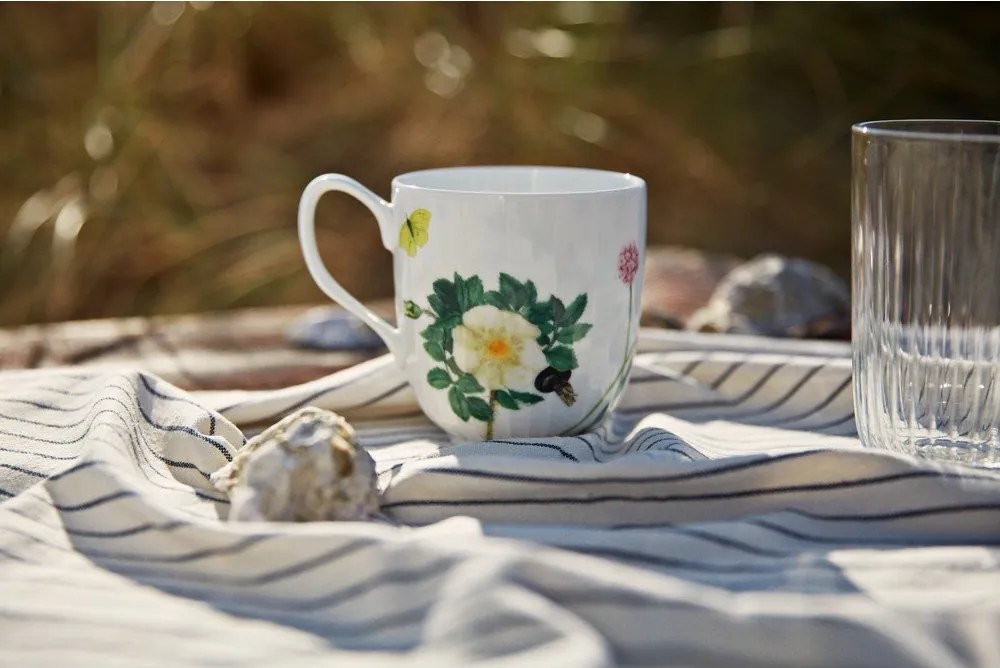 Cană albă din porțelan 330 ml Hammershøi Summer – Kähler Design