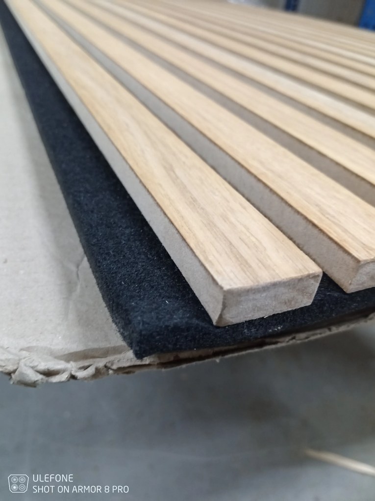 Reducere Panouri lamelare stejar uleiat 240 x 60 cm (2 bucati in pachet) calitatea a II-a