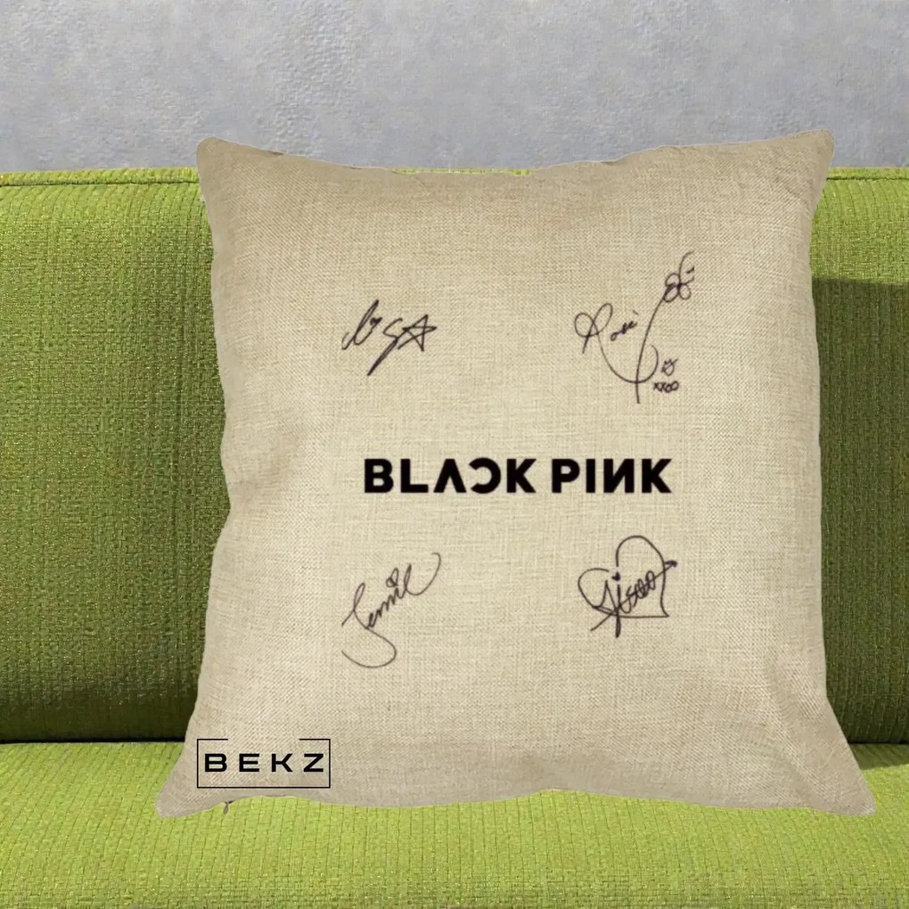 Perna Personalizata K-pop BLACKPINK Tinute Negre Grup Simplu, 40x40 cm, Crem, Husa Detasabila, Perna Inclusa, BEKZ®