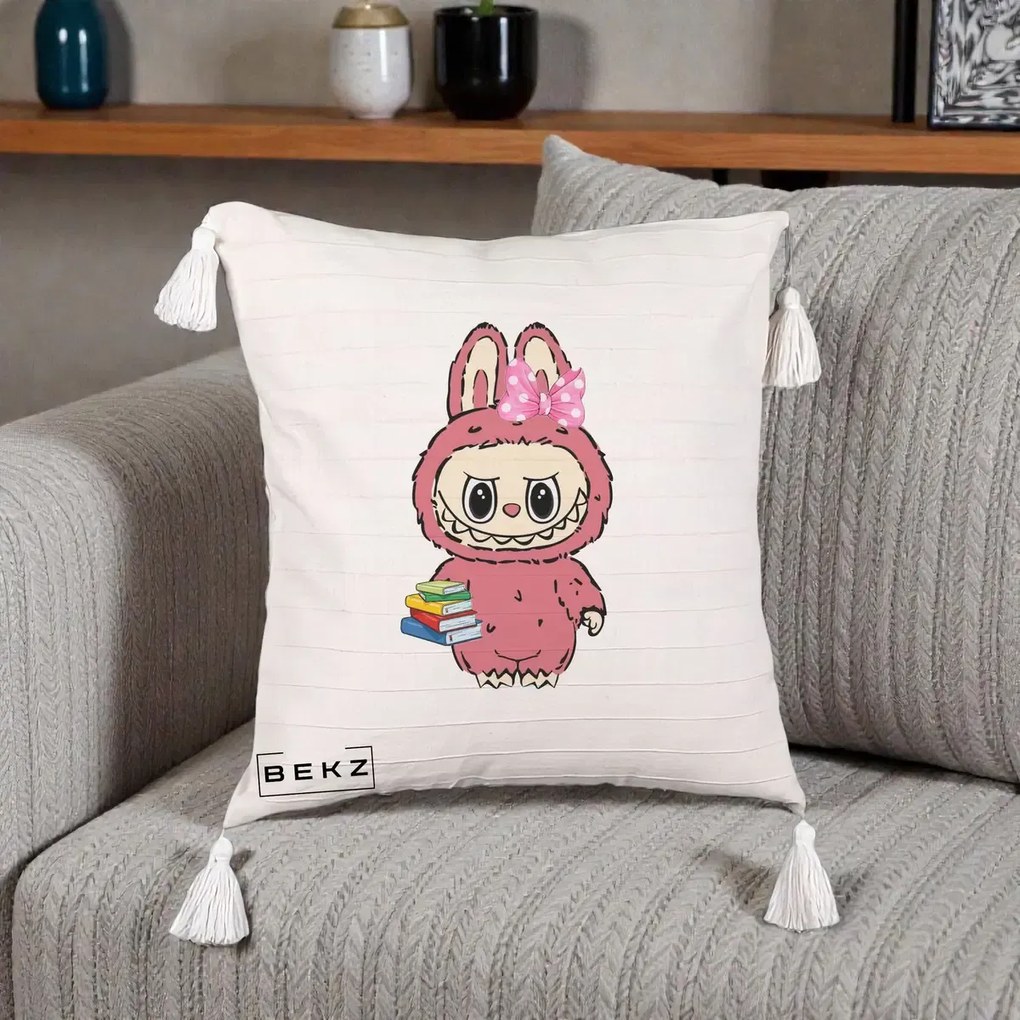 Perna Personalizata Labubu Roz cu Funda si Carti, 40x40 cm, Bej cu Franjuri, Husa Detasabila, Perna Inclusa, BEKZ®