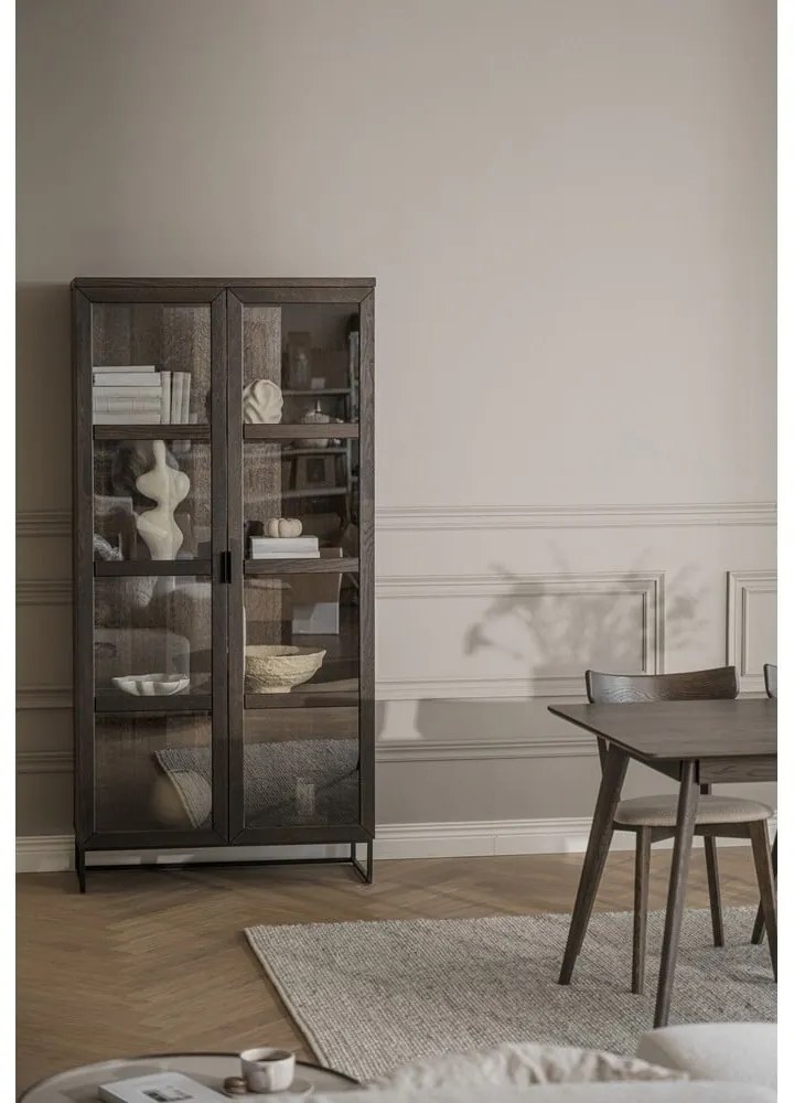 Vitrină maro din lemn masiv de stejar 95x195 cm Everett – Rowico